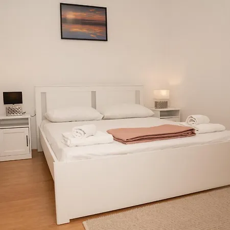 Kuca Za Odmor Kameni Dvori Hébergement de vacances Zadar