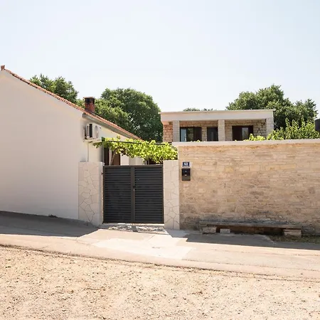 Hébergement de vacances Kuca Za Odmor Kameni Dvori *