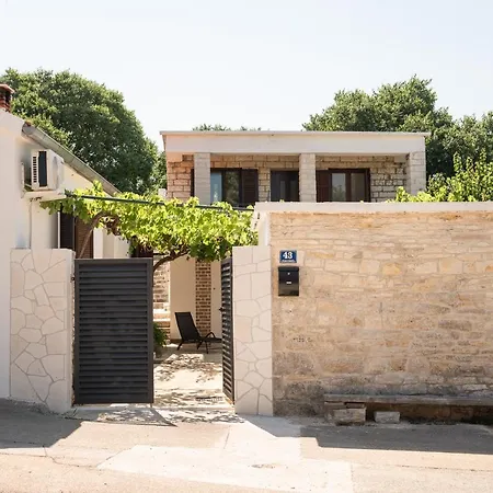 Kuca Za Odmor Kameni Dvori *