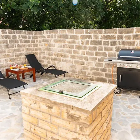 Kuca Za Odmor Kameni Dvori