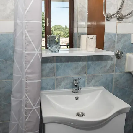 Kuca Za Odmor Kameni Dvori Hébergement de vacances *